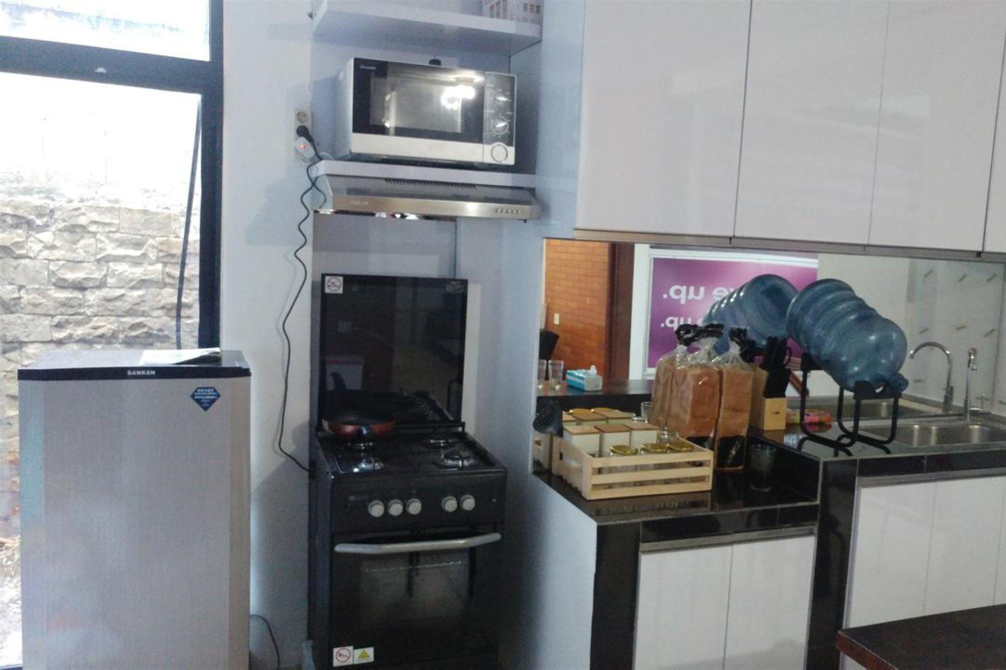 Inap At Capsule Thamrin Hotel Jakarta Ngoại thất bức ảnh