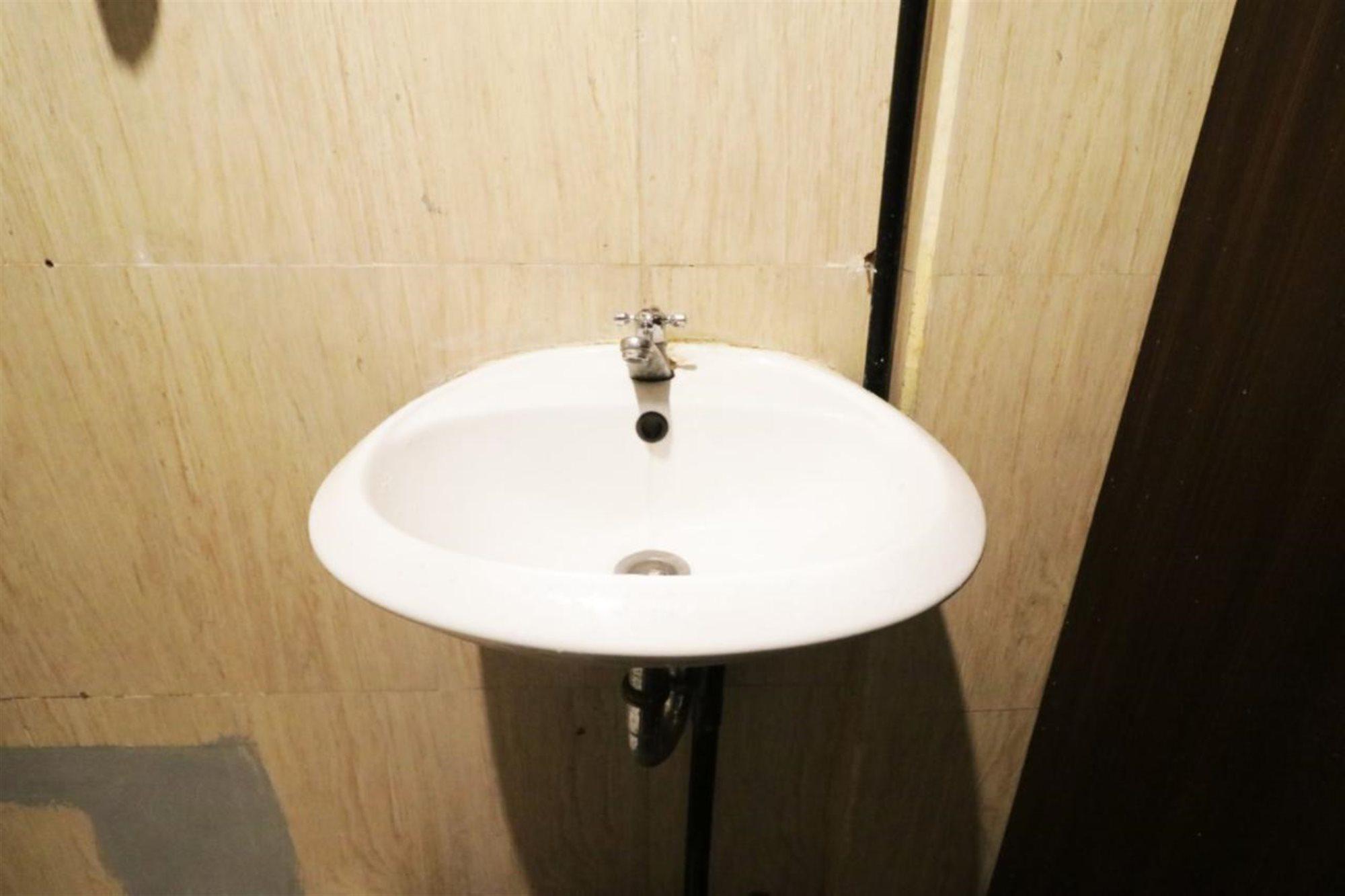 Inap At Capsule Thamrin Hotel Jakarta Ngoại thất bức ảnh