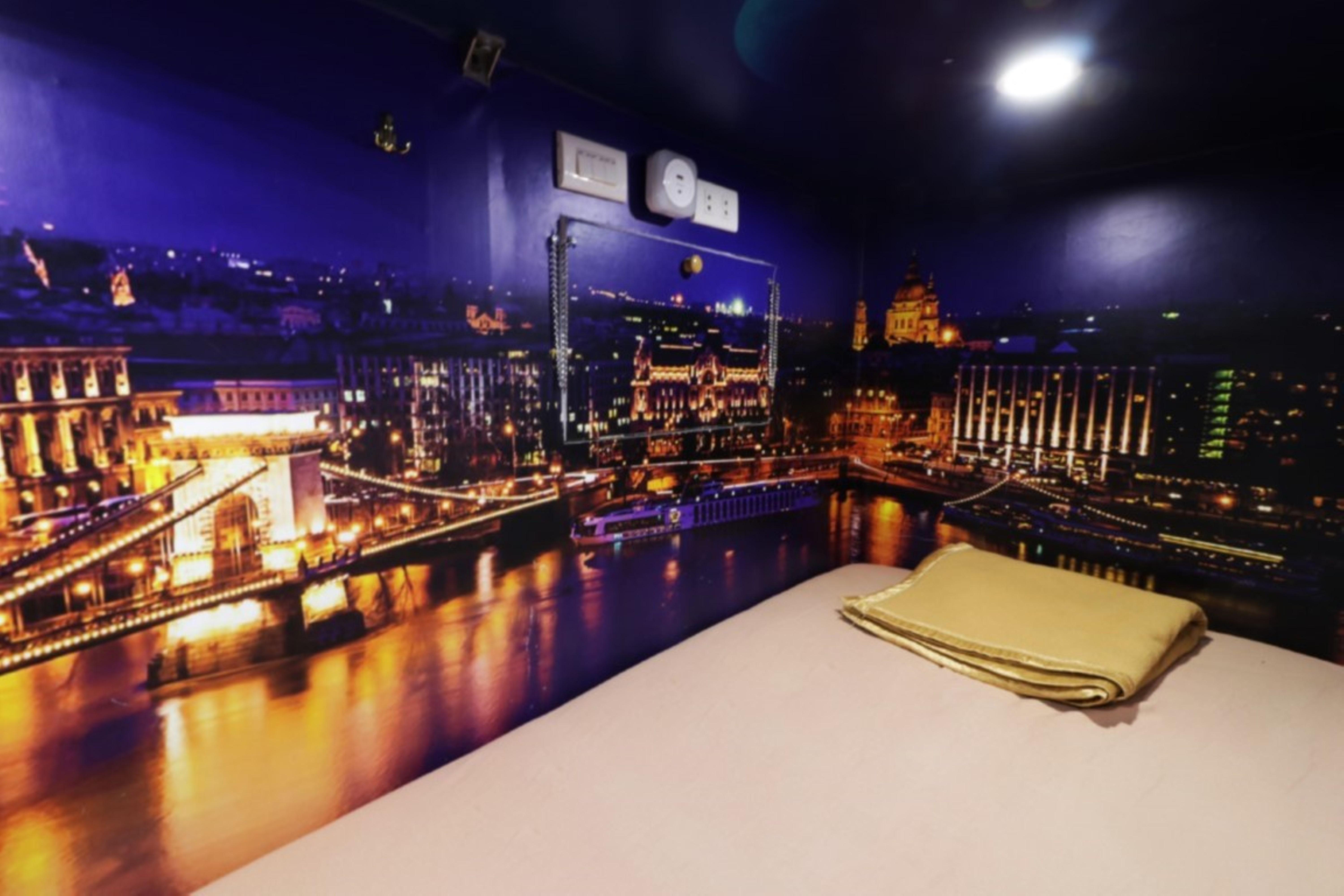 Inap At Capsule Thamrin Hotel Jakarta Ngoại thất bức ảnh